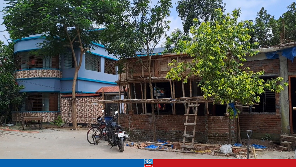 সাঁথিয়ায় পুলিশ কর্মকর্তার বাড়িতে ডাকাতি, আহত ৪