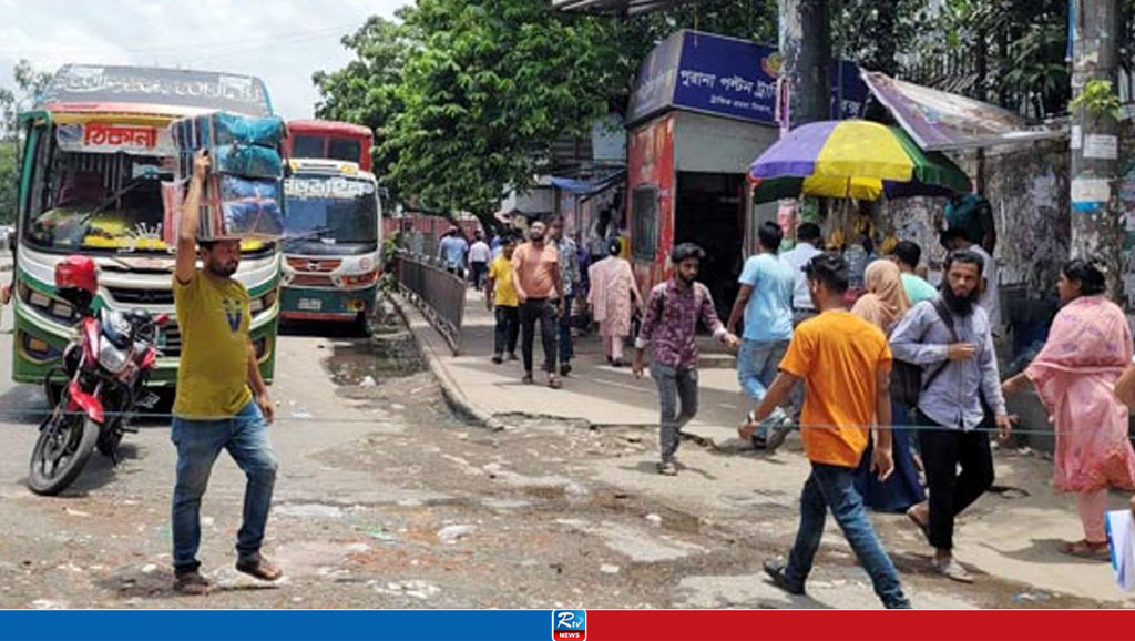 কোটাবিরোধী আন্দোলনে যানবাহন বন্ধ, হেঁটে গন্তব্যে যাচ্ছে মানুষ