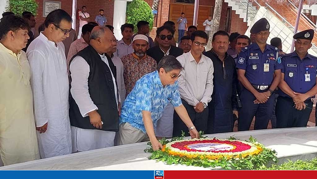 সরকারি কর্মকর্তা-কর্মচারীদের দুর্নীতিতে ভাবমূর্তি ক্ষুণ্ণ হচ্ছে আ. লীগের: গণপূর্তমন্ত্রী
