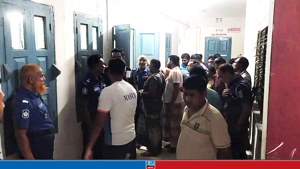 বাড়ি ফেরার পথে মাইক্রোবাসের ধাক্কায় নানি-নাতনির মৃত্যু