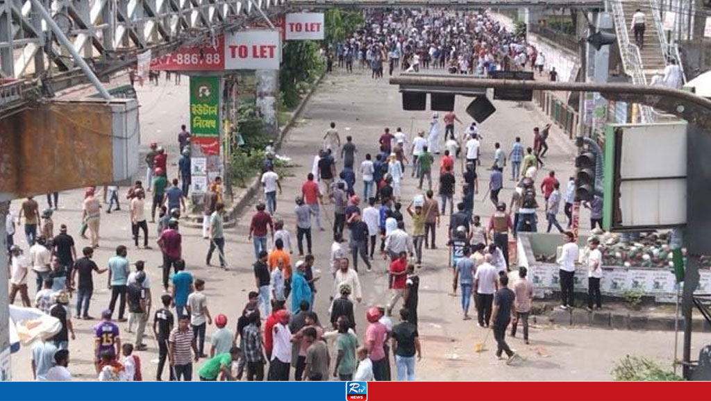 সায়েন্সল্যাবে দু’পক্ষের পাল্টাপাল্টি ধাওয়া, ককটেল বিস্ফোরণ