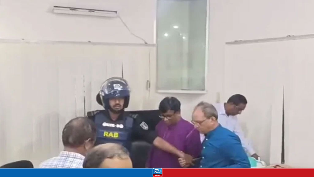 রাবির অবরুদ্ধ উপাচার্যকে উদ্ধার করল র‍্যাব-বিজিবি-পুলিশ