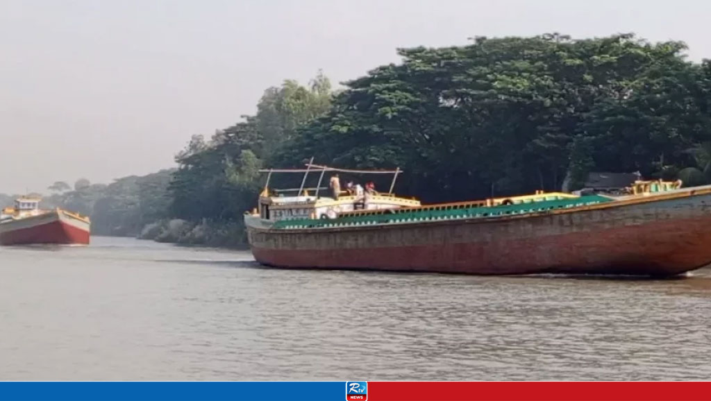 লৌহজংয়ে ৫ অবৈধ বাল্কহেড জব্দ, আটক ৬