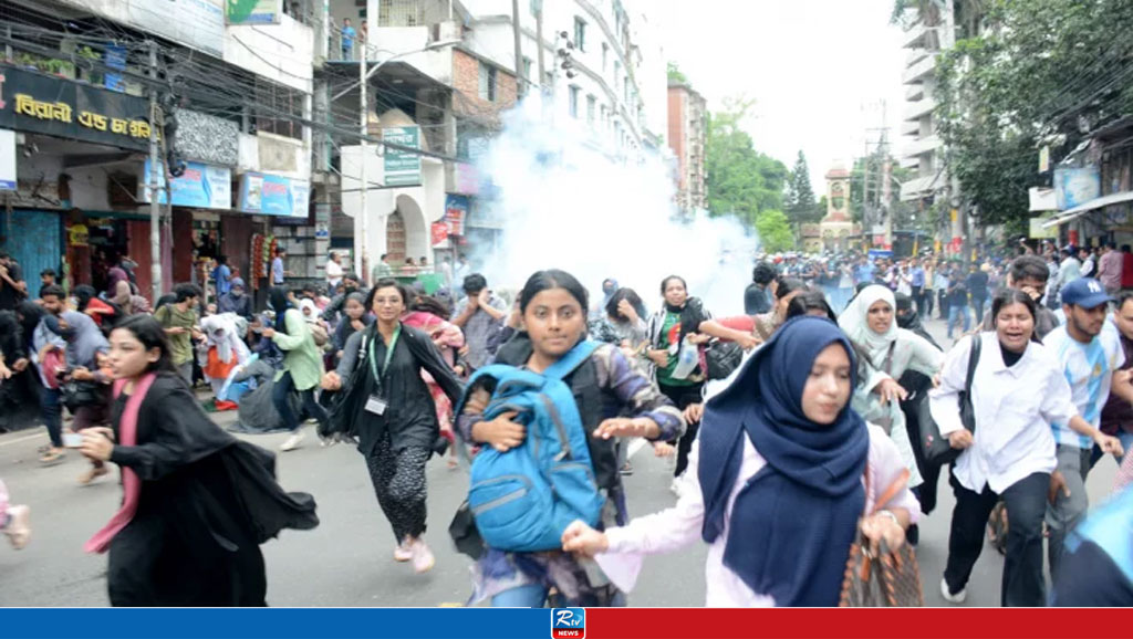 সাউন্ড গ্রেনেডে আহত ৩ পুলিশ, এজাহারে উল্লেখ ‘বিক্ষোভকারীদের ককটেল’