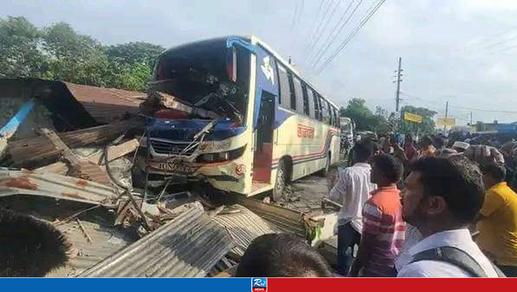 তারাকান্দায় বাসের ধাক্কায় অটোচালকসহ নিহত ২ 
