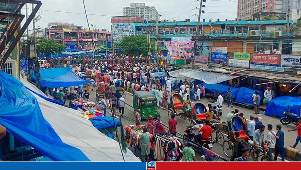 নিউমার্কেট এলাকায় অবস্থান নিয়েছে ছাত্রলীগ-যুবলীগ