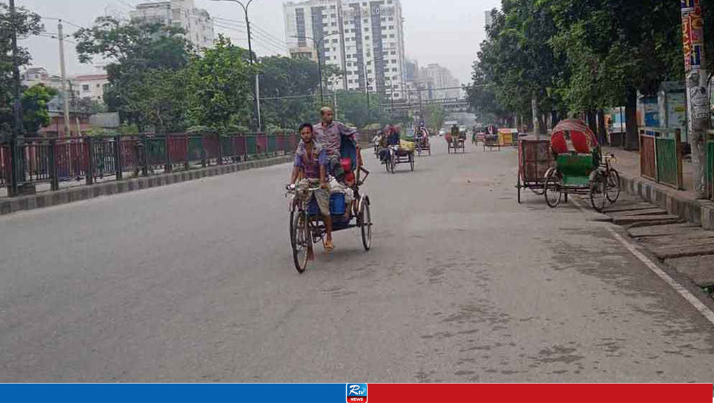 রাজধানীর সড়কে নেই গণপরিবহন, জনমনে আতঙ্ক