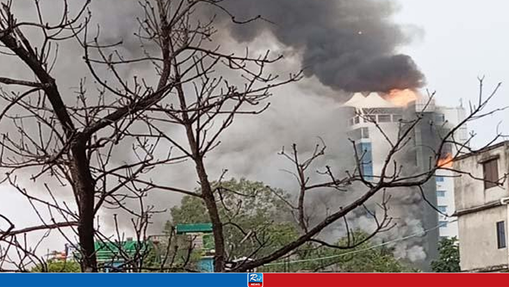যশোরে হোটেল ও রাজনৈতিক কার্যালয়ে আগুন