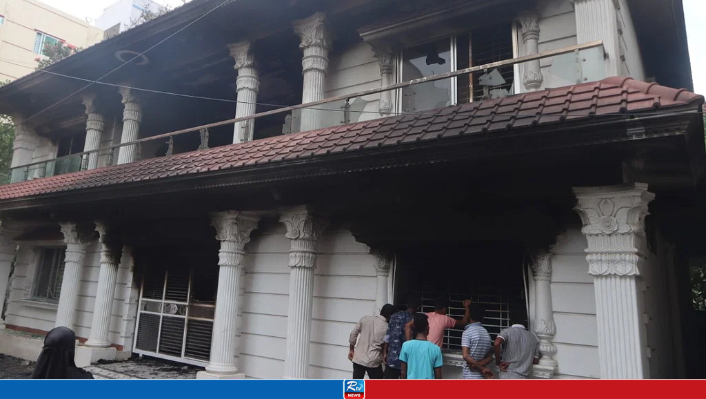কুমিল্লায় সাবেক কাউন্সিলরের বাড়িতে আগুন, ৬ জনের মরদেহ উদ্ধার
