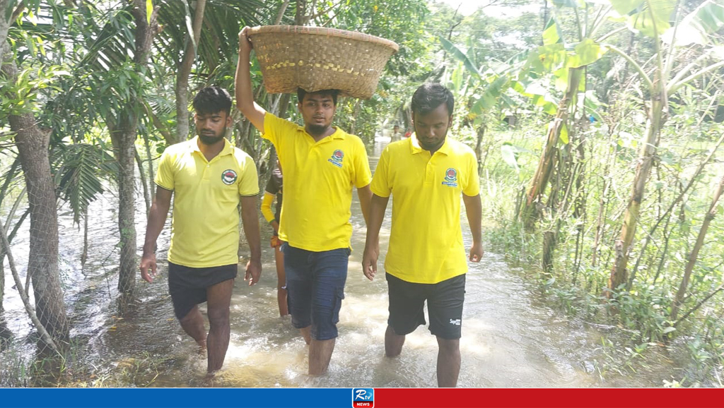লক্ষ্মীপুরে বন্যার্তদের পাশে ‘স্বপ্নের সোনারগাঁ’