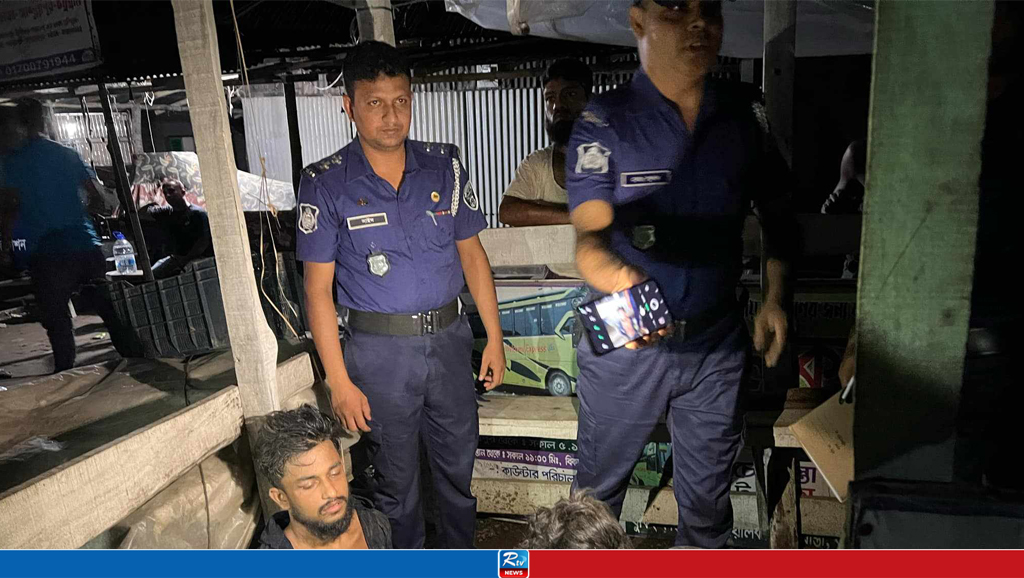 চালককে হত্যা করে ইজিবাইক ছিনতাই, আটক ২