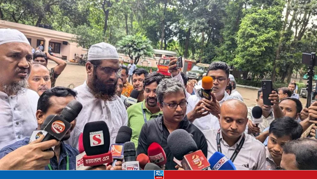 একজন দুইবারের বেশি প্রধানমন্ত্রী নয়, অন্তর্বর্তী সরকারকে মামুনুল হকের প্রস্তাব