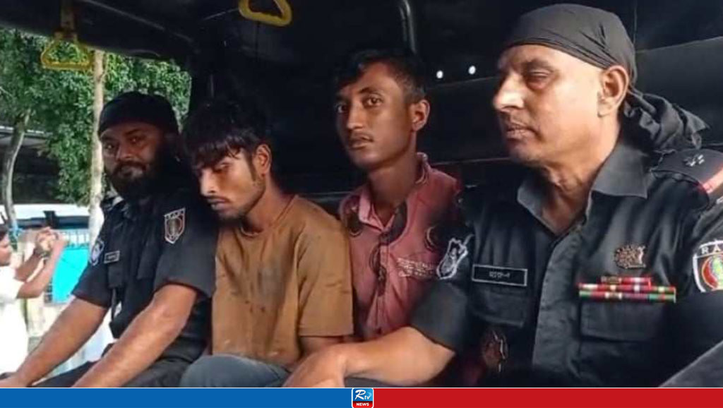 থানা থেকে লুট হওয়া অস্ত্র-গোলাবারুদসহ আটক ২ 