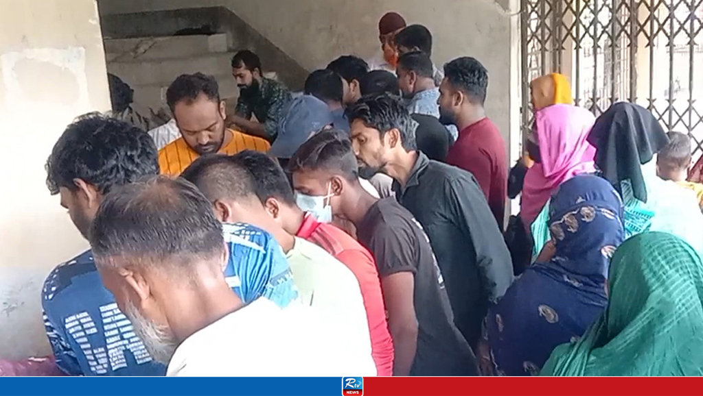 পাবনায় প্রকাশ্যে ছুরিকাঘাতে ২ যুবককে হত্যা