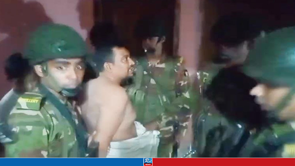 খাটের নিচ থেকে হাতকড়াসহ পালানো আসামি গ্রেপ্তার