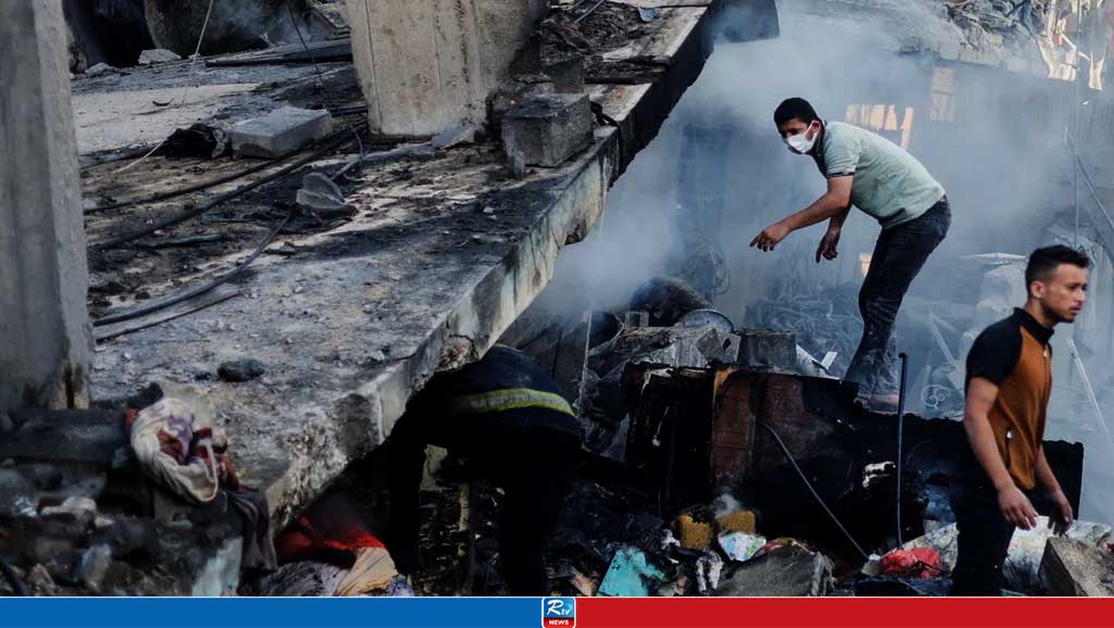 গাজার কেন্দ্রীয় মসজিদে ইসরায়েলের হামলা, নিহত ১৮