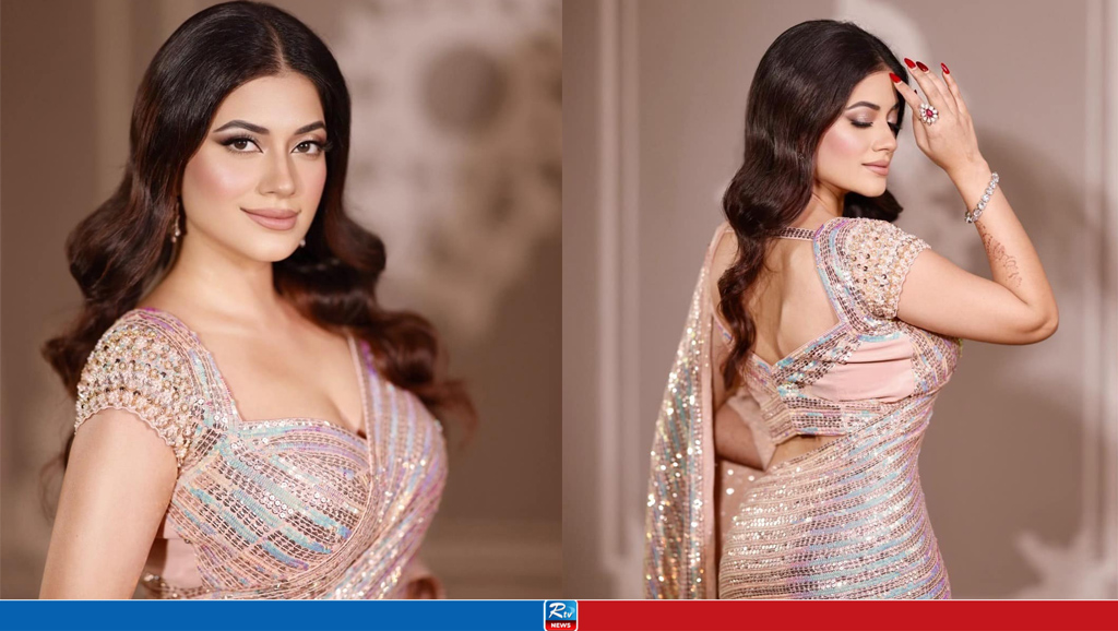 বিদেশের মাটিতে পূজার আনন্দ কেমন উপভোগ করছেন মন্দিরা