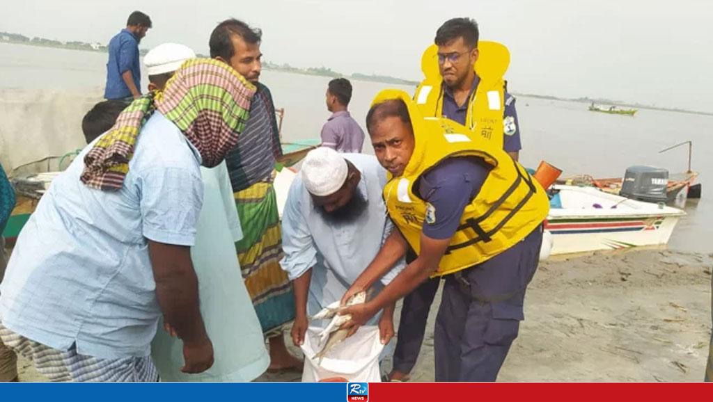 চাঁদপুর নৌ-অঞ্চলে ৫৭ জেলে আটক