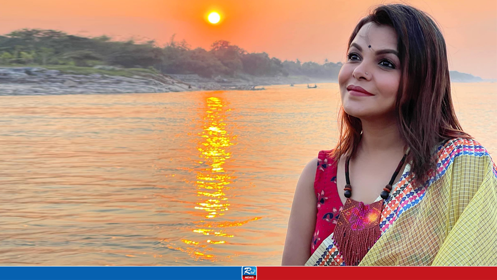 অভিনেত্রীর ফেসবুক থেকে