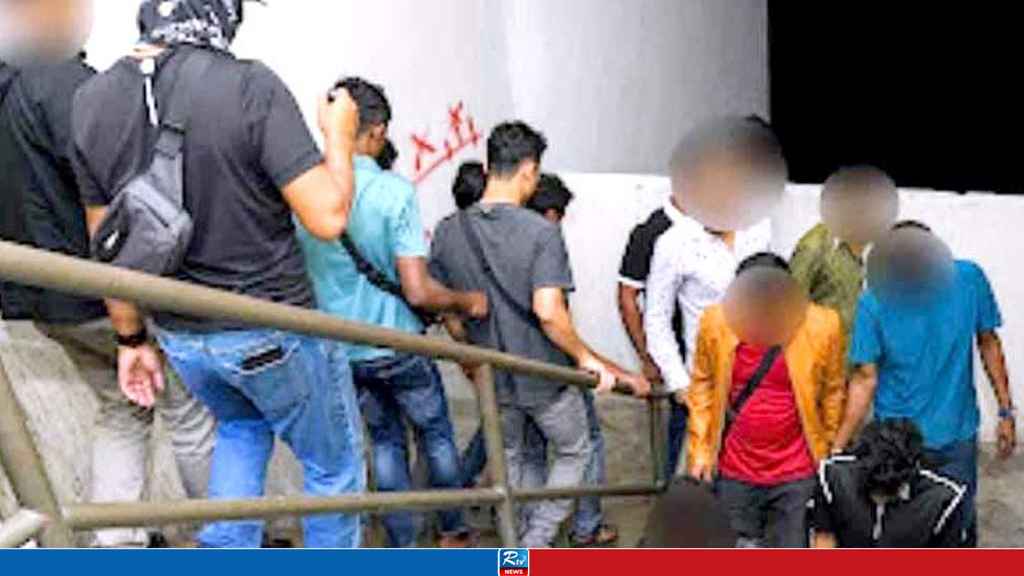 মালয়েশিয়ায় বাংলাদেশিসহ ৩৭ অবৈধ অভিবাসী গ্রেপ্তার