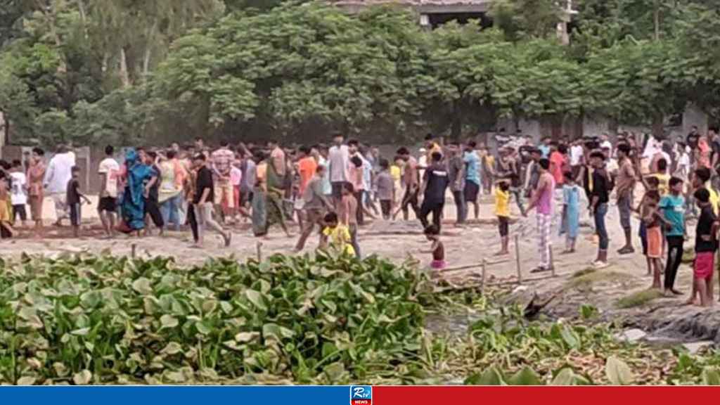 ছবি তুলতে এসে ২ গ্রামবাসীর মধ্যে সংঘর্ষ, আহত ১৫