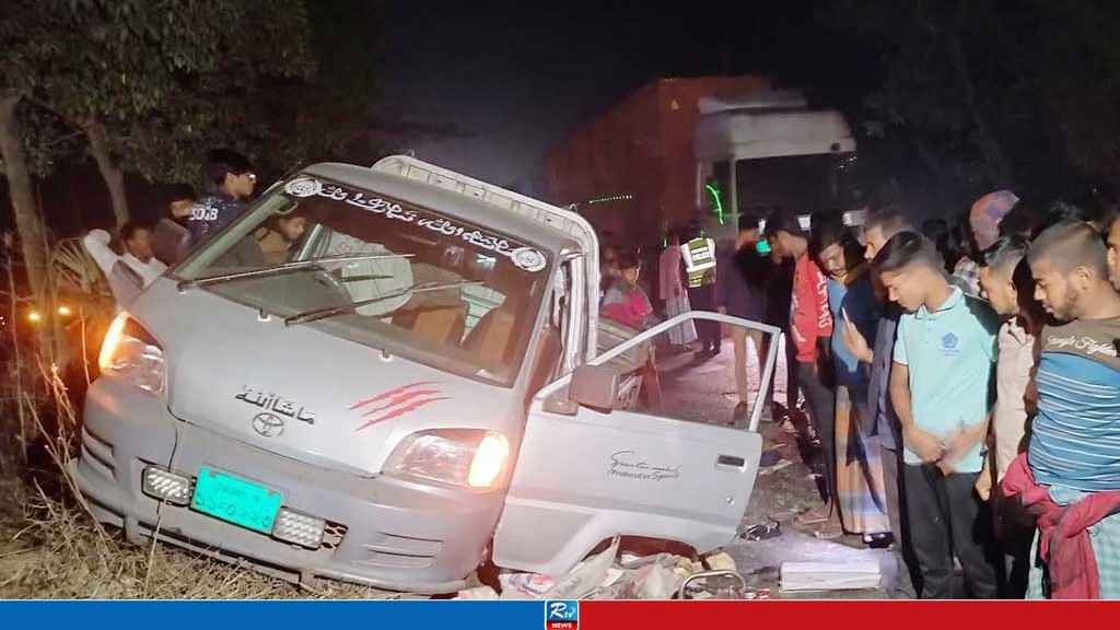 ঢাকা-চট্টগ্রাম মহাসড়কে কাভার্ডভ্যান-পিকআপ সংঘর্ষে নিহত ৫