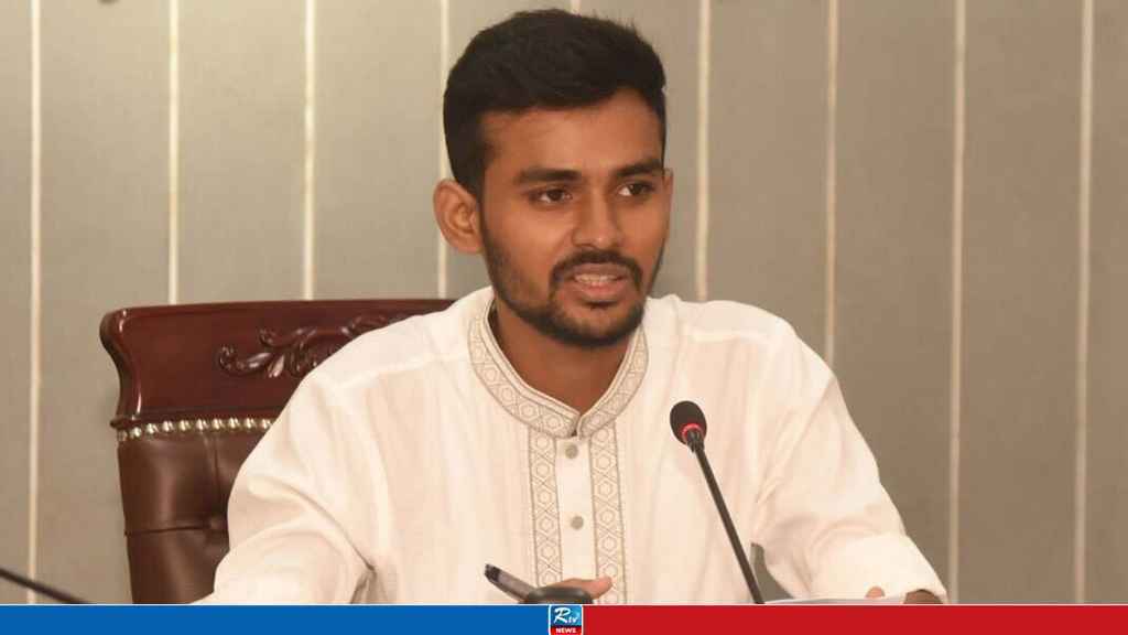 শহীদের আত্মত্যাগ যেন বৃথা না যায়: উপদেষ্টা আসিফ