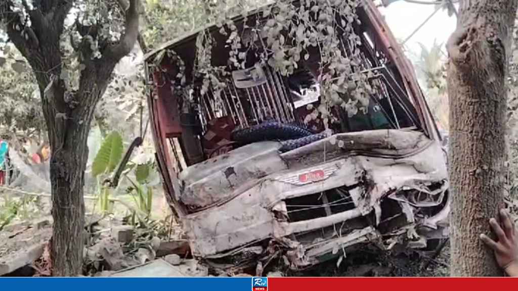 যশোরে মোটরসাইকেল ও বাসের সংঘর্ষ, নিহত ১