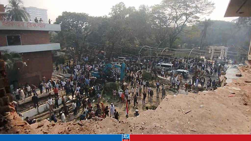 2 Buildings of Dhanmondi 32 Being Demolished