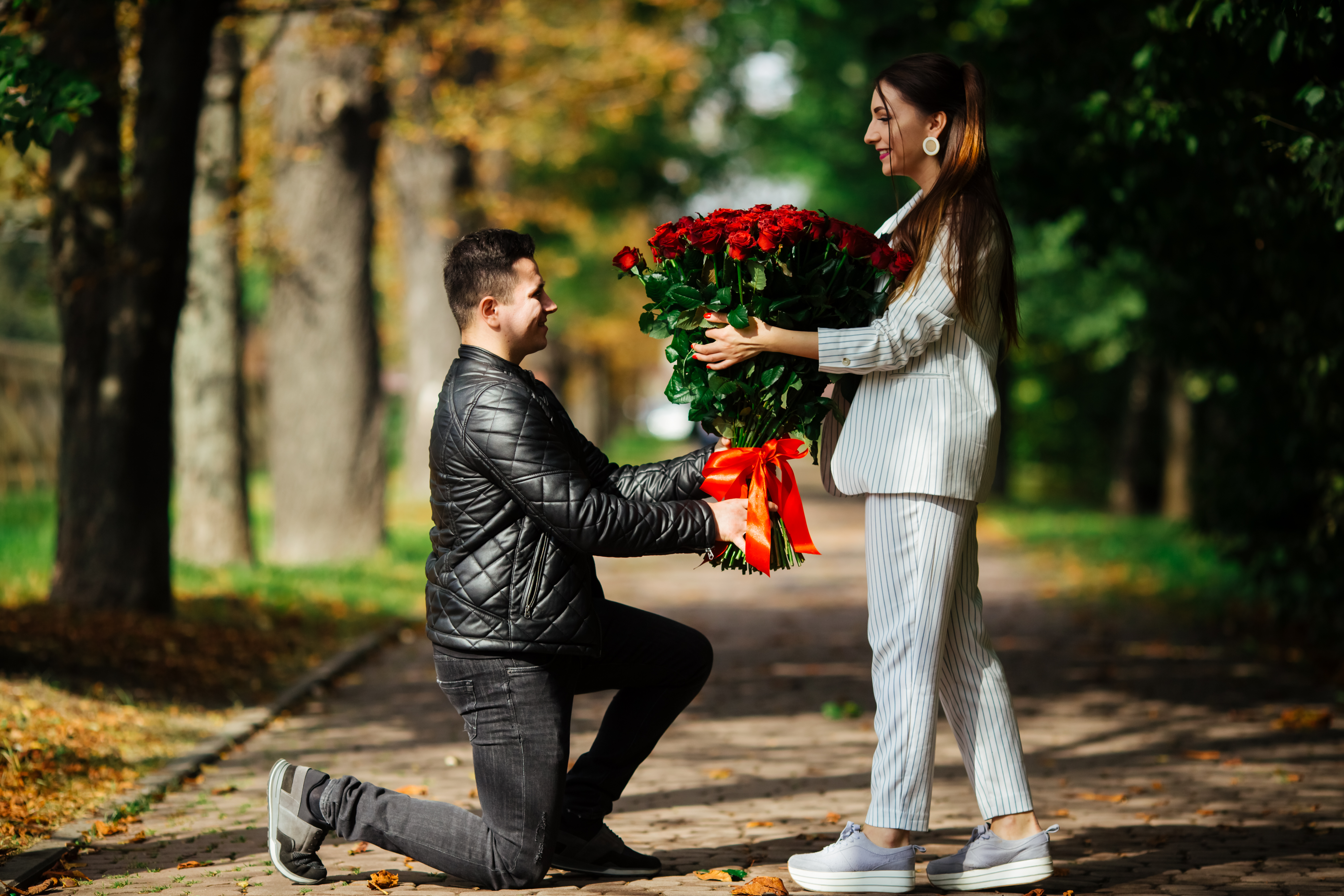 lovers-are-laughing-happy-guy-girl-lovers-enjoy-each-other-evening-park