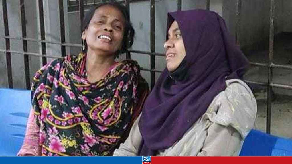 নরসিংদীতে ছেলেকে কুপিয়ে হত্যা, বাবাকে জখম