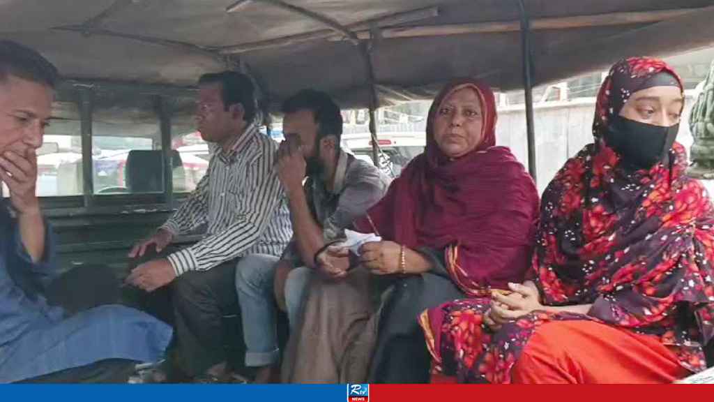লক্ষ্মীপুর সদর হাসপাতাল থেকে ৭ দালাল আটক