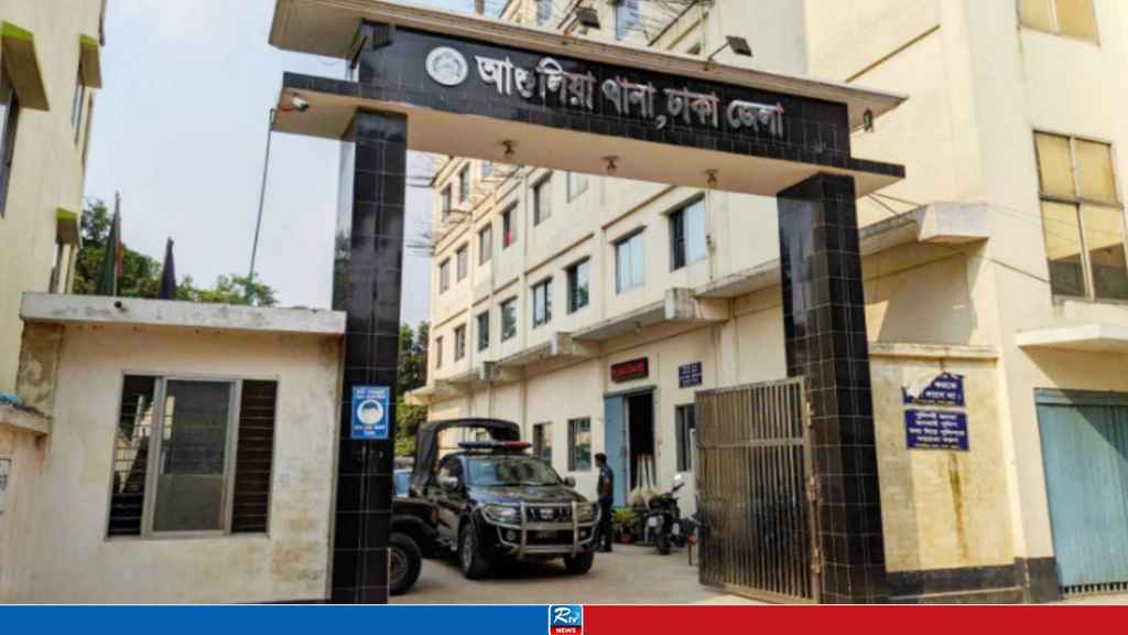 আশুলিয়ায় কিশোরীকে ধর্ষণের অভিযোগে সৎ বাবা গ্রেপ্তার