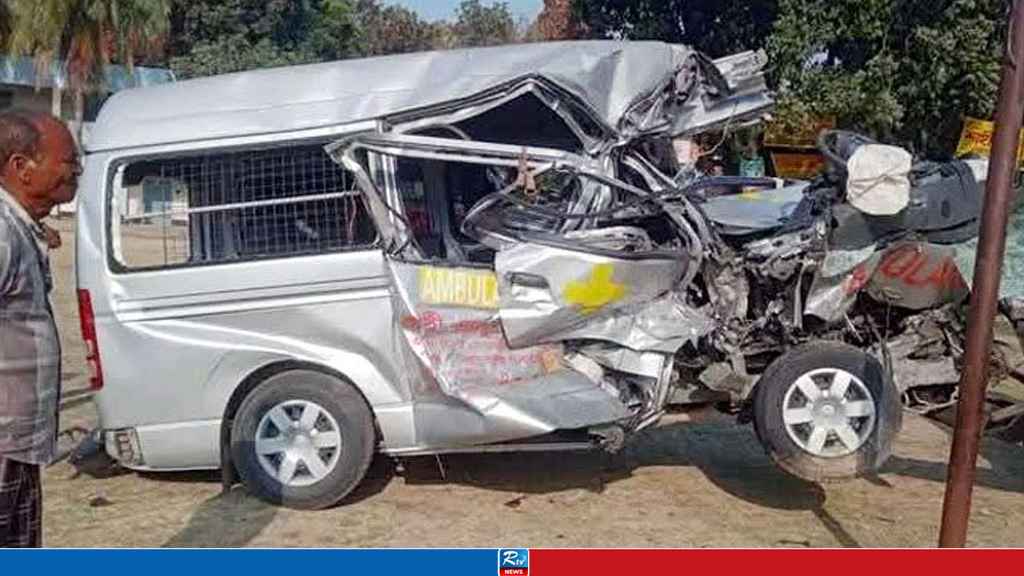 রাজশাহীতে ট্রাক-অ্যাম্বুলেন্স মুখোমুখি সংঘর্ষ, ঘটনাস্থলেই নিহত ৩