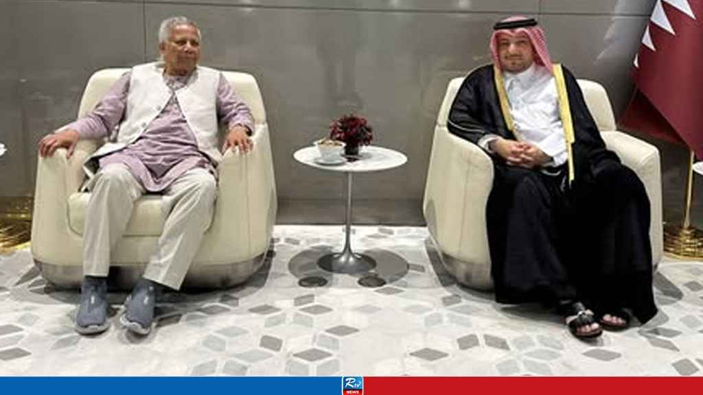 কাতারে পৌঁছেছেন প্রধান উপদেষ্টা, লাল গালিচা সংবর্ধনা