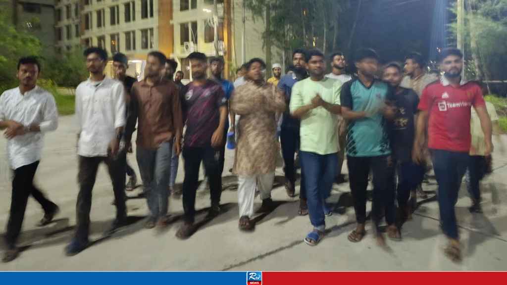 কুয়েট শিক্ষার্থীদের সঙ্গে সংহতি জানিয়ে নোবিপ্রবিতে বিক্ষোভ