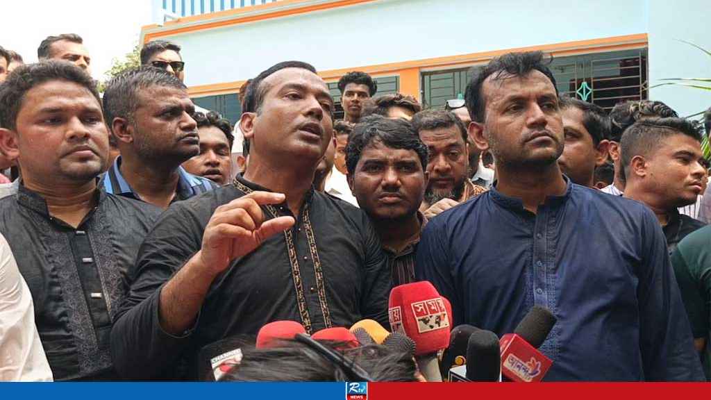 ছুরিকাঘাতে নিহত পারভেজের পরিবার নিরাপত্তাহীনতায় ভুগছে: ছাত্রদল সভাপতি