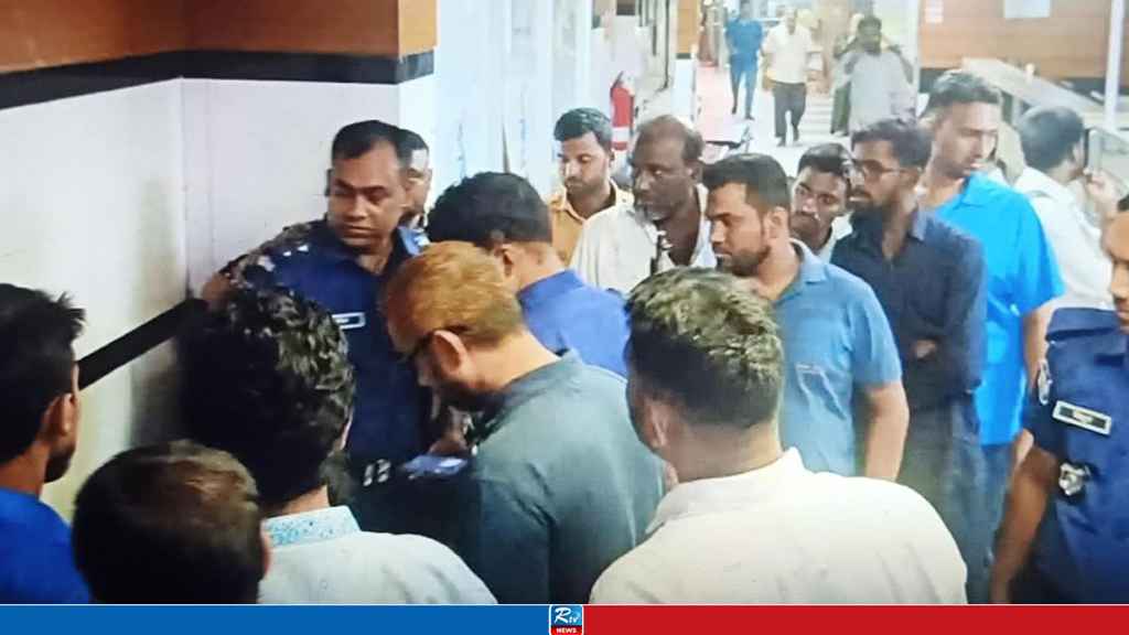 হাসপাতালের টয়লেটে পড়ে ছিল নবজাতকের মরদেহ