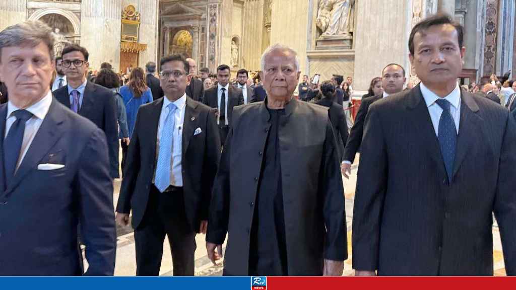 পোপ ফ্রান্সিসের মরদেহে প্রধান উপদেষ্টার শ্রদ্ধা
