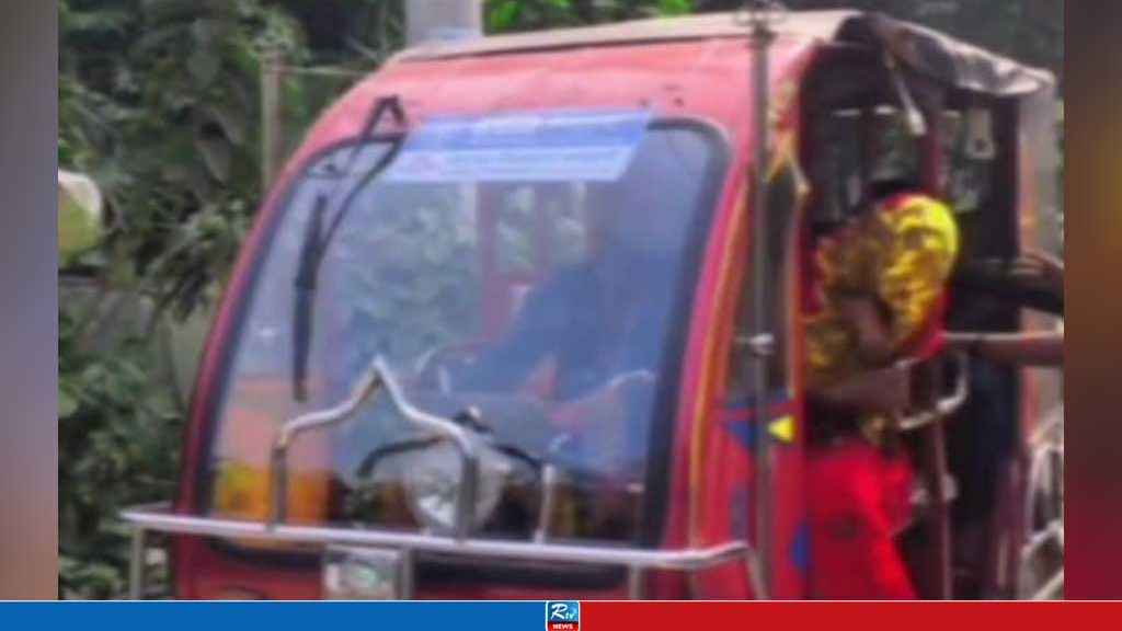 ইজিবাইক হারিয়ে পাগল প্রায় মিজানুর 
