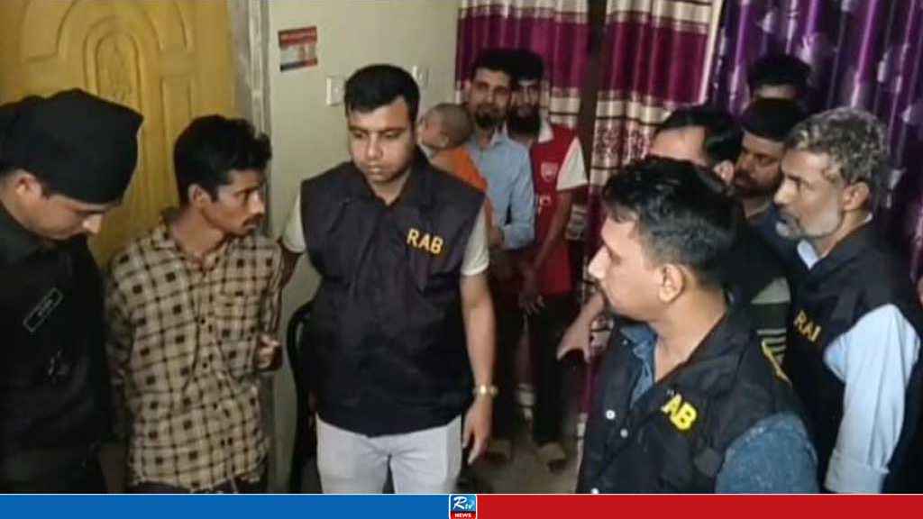 আশুলিয়ায় অস্ত্রসহ যুবক গ্রেপ্তার