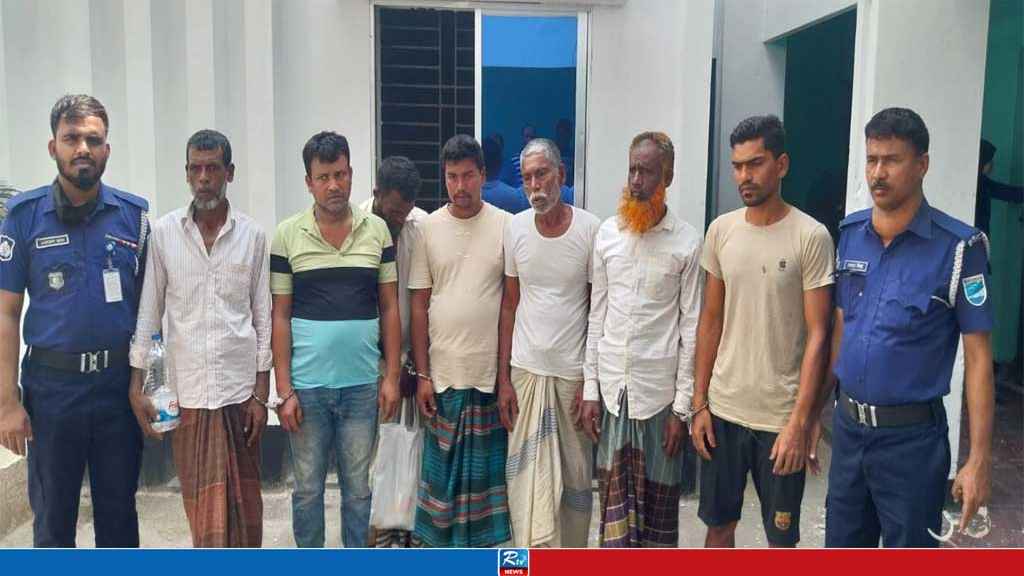 ধামরাইয়ে ‘মব’ তৈরি করে মাছ লুট, গ্রেপ্তার ৭