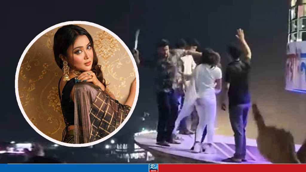 তরুণীদের প্রকাশ্যে মারধর, মুখ খুললেন অভিনেত্রী চমক