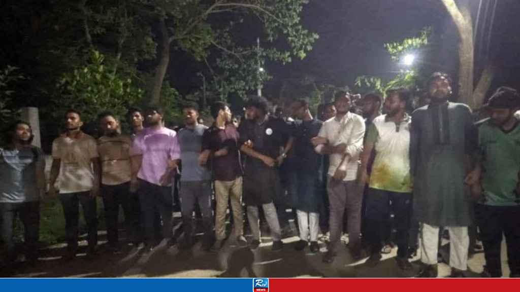 আ.লীগের কার্যক্রম নিষিদ্ধ হওয়ায় নোবিপ্রবিতে আনন্দ মিছিল 