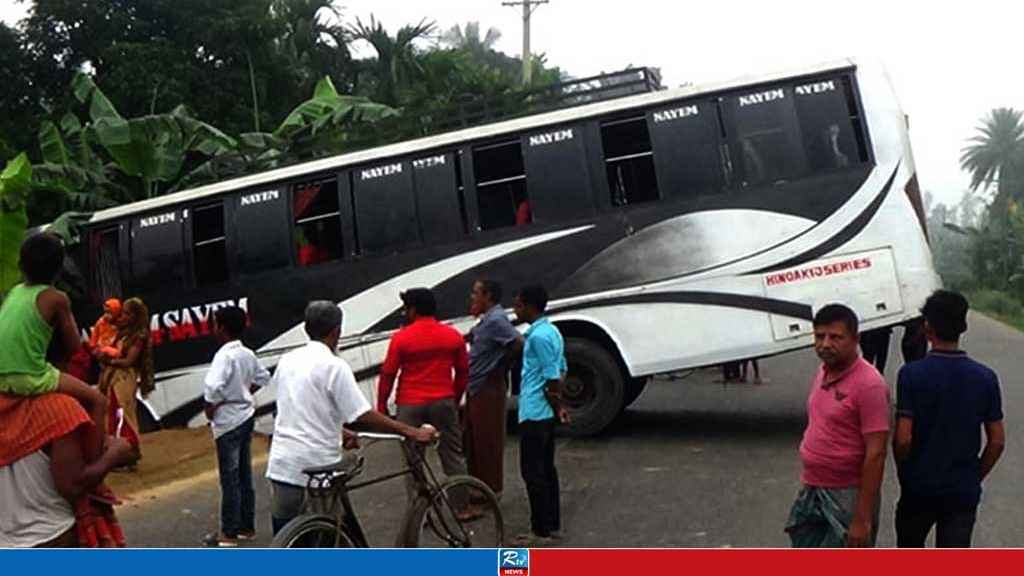 এপ্রিলে সড়কে ঝরল ৫৮৮ প্রাণ