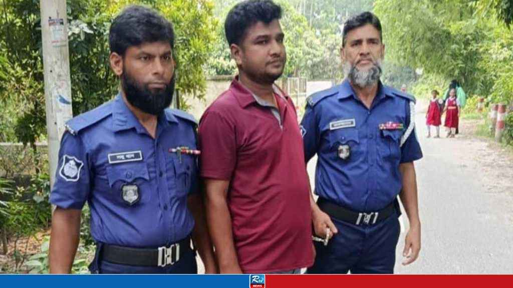 ছাত্রলীগ নেতাকে পুলিশে দিলো ছাত্রদল নেতাকর্মীরা