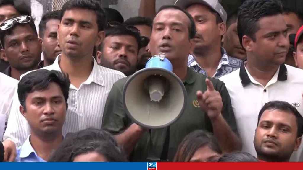 ঢাবি থেকে ছাত্রলীগ নেতাকর্মীদের বিতাড়িত করার ঘোষণা ছাত্রদল সভাপতির