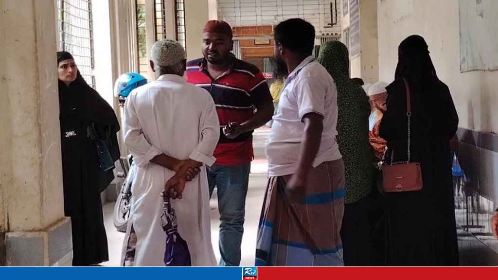 টাঙ্গাইলে ট্রাক-মোটরসাইকেলের মুখোমুখি সংঘর্ষে প্রাণ গেল শিক্ষকের
