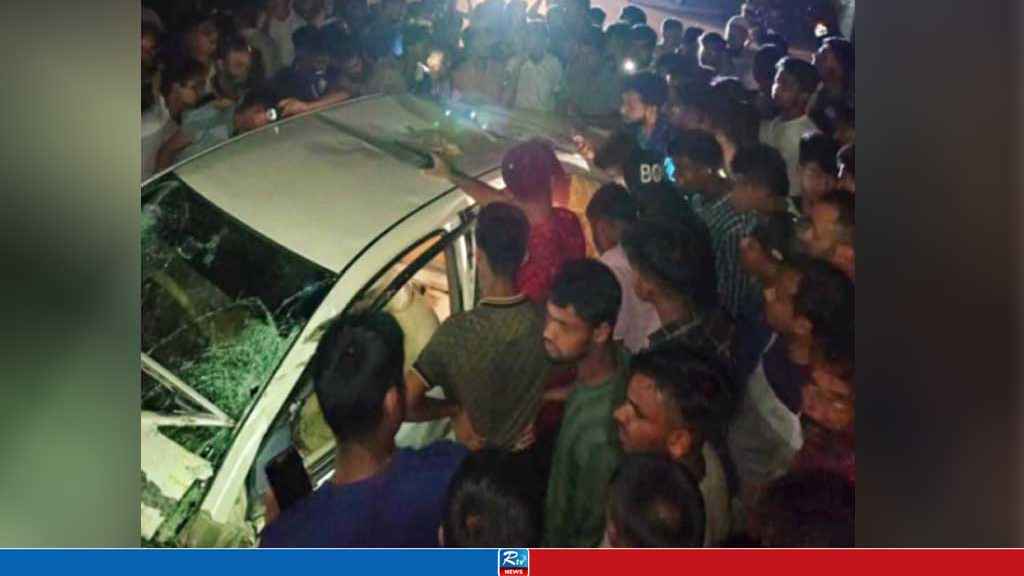দুর্ঘটনায় প্রাইভেটকার, হাতে হাতে মদের বোতল নিয়ে বাড়ি ফেরেন জনতা! 