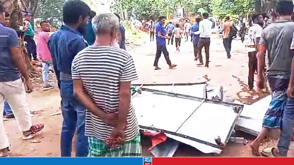 Eviction Drive Underway at Suhrawardy Udyan, Illegal Structures Demolished
